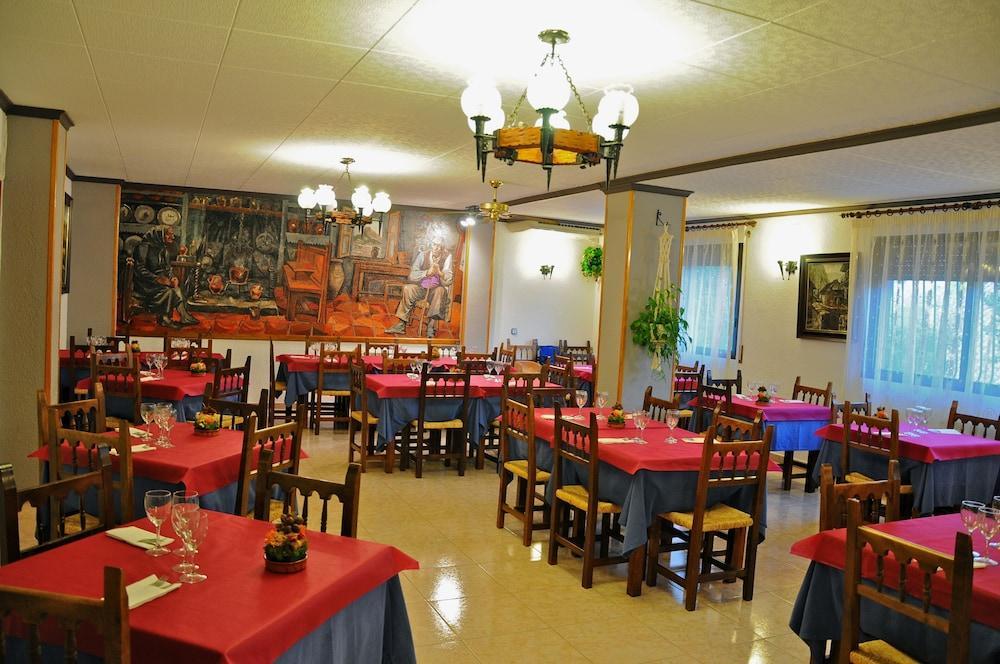 Hotel Cinca Escalona Екстериор снимка