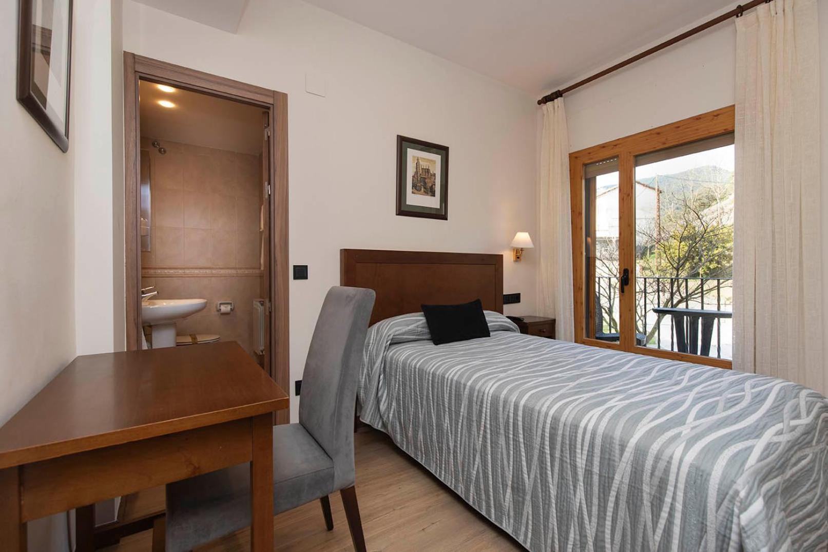 Hotel Cinca Escalona Екстериор снимка